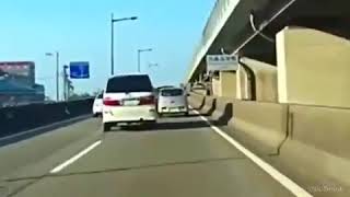 アルファードの煽り運転ww幅寄せww頭が逝かれてそうww