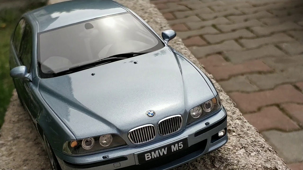 BMW E39 M5 diecast model