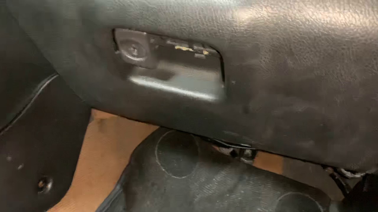 How To – Release Mazda Rx7 fd glove box with a broken handle