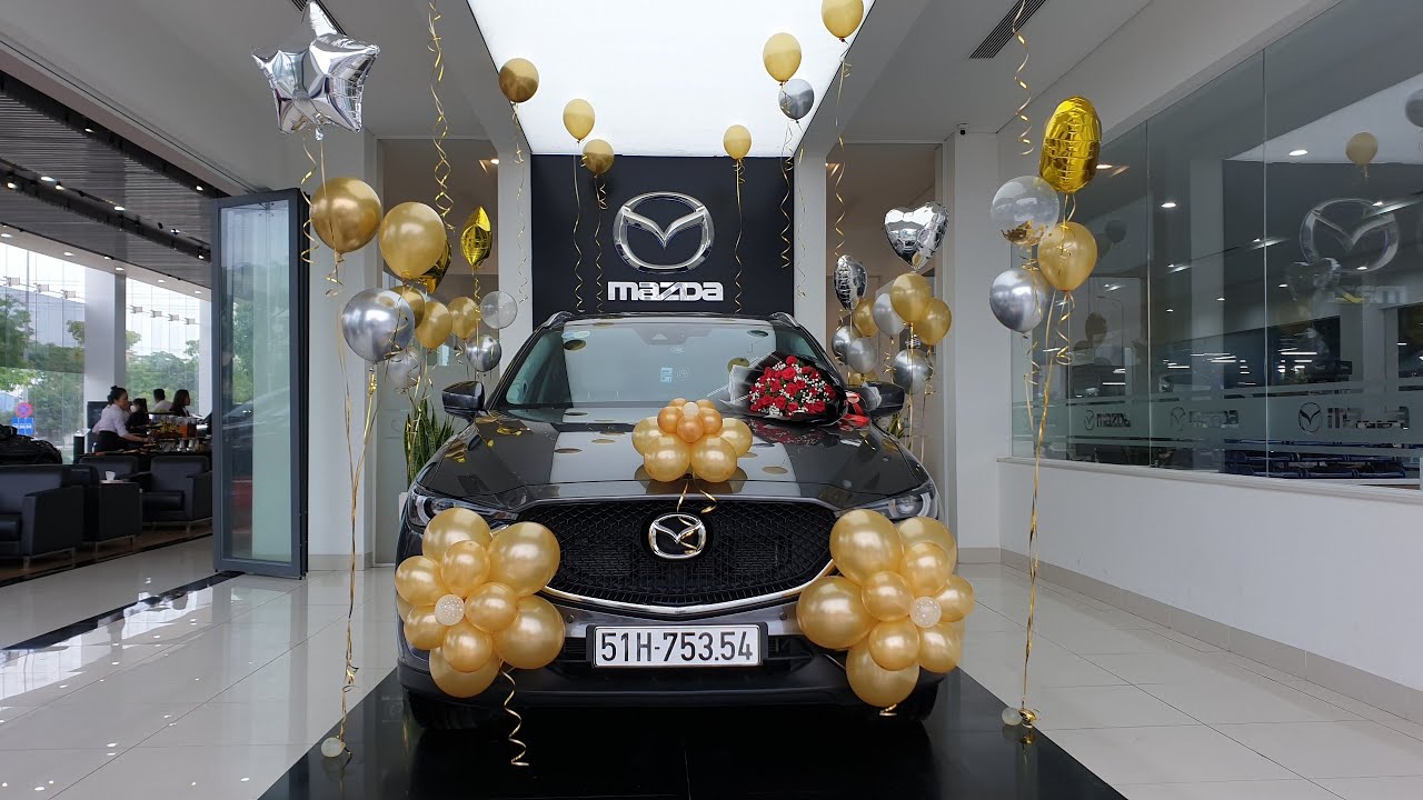 Lễ bàn giao xe Mazda CX5 vào ngày sinh nhật