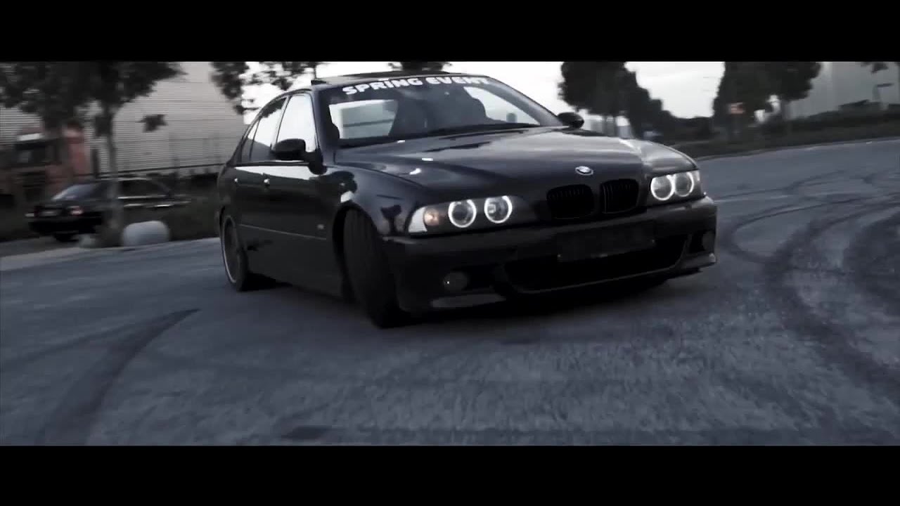 Legendary BMW E39 M5 Crazy Test Drive