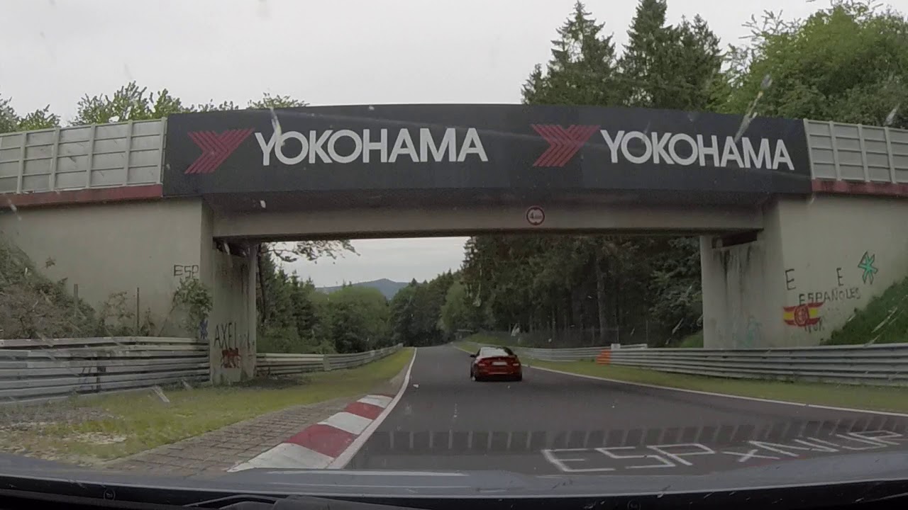 Nürburgring Nordschleife Honda Civic Type-R vs. BMW M4