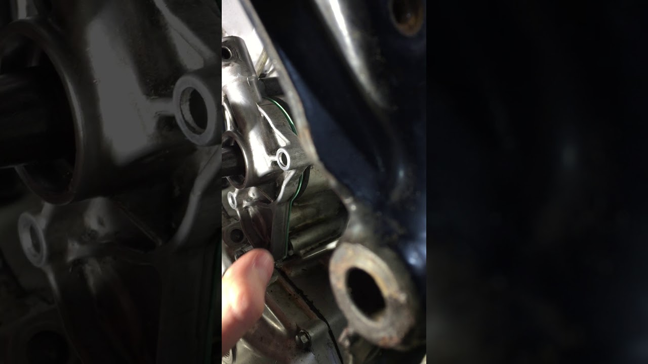 Replacing Camshaft and Tachometer Oil Seals – Honda CX500