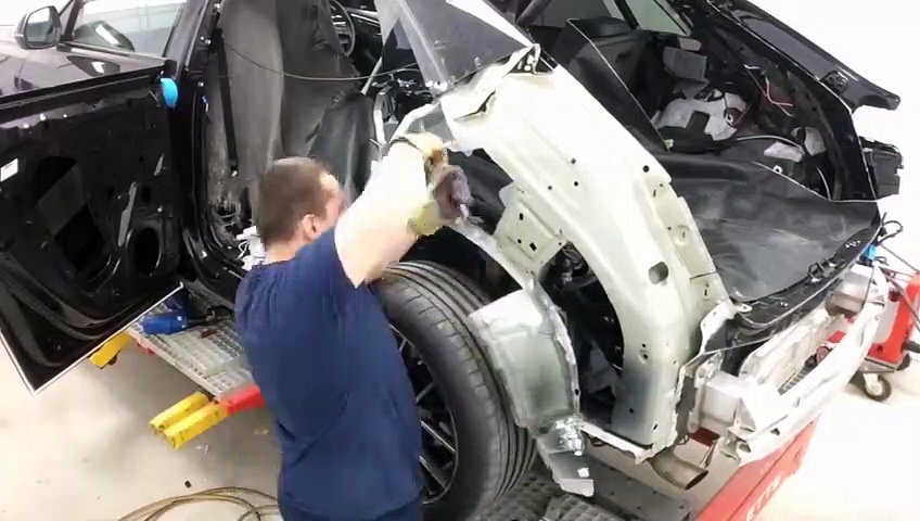 Audi Q8 arch and quarterpanel repair with Celette frame machine in Fix Auto, Blackburn