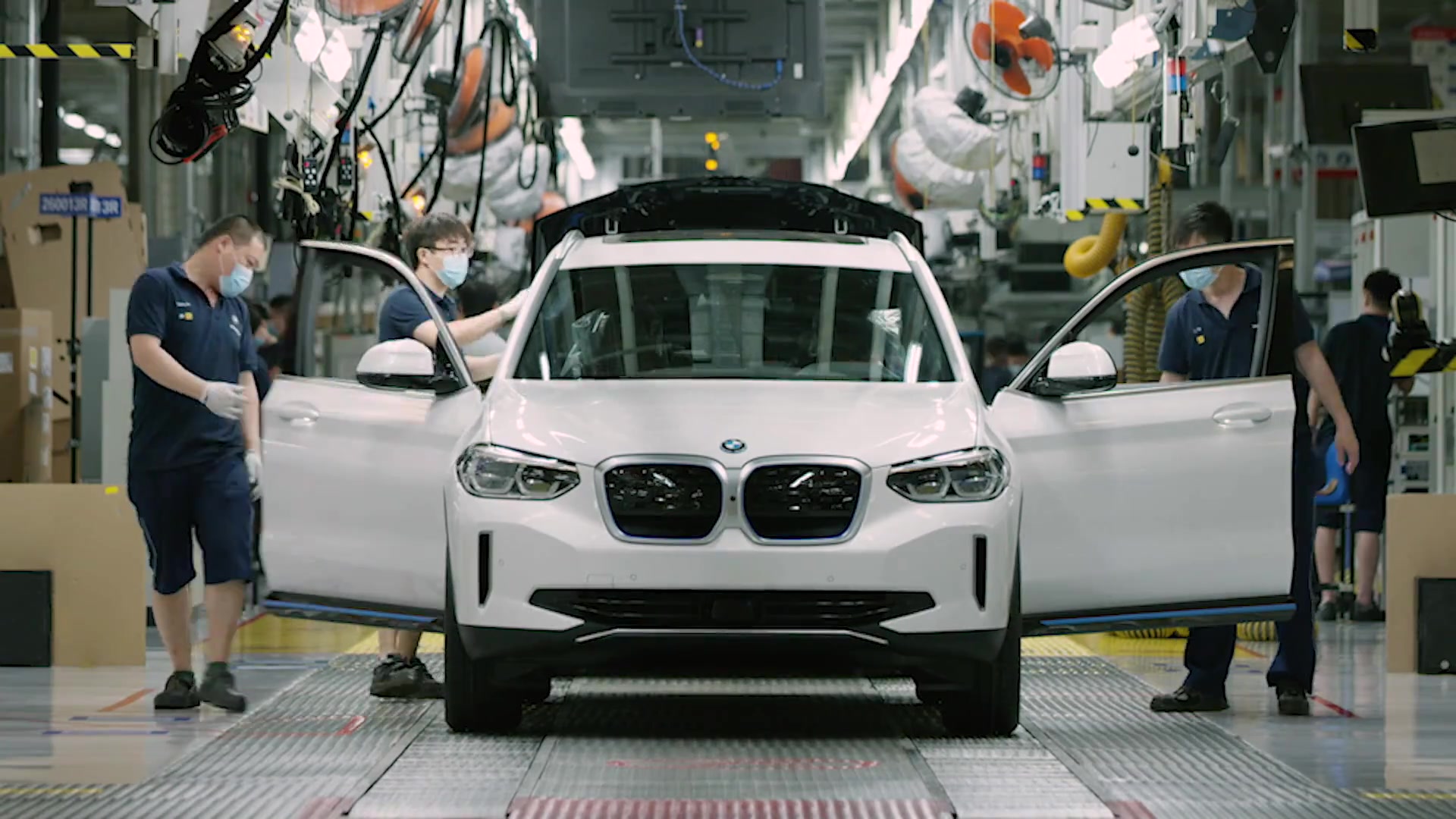 Produktionsstart für den vollelektrischen BMW iX3