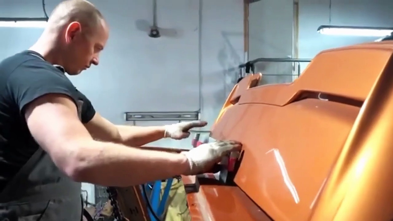 Repair of a Porsche Cayenne GTS by professionals from the Legorage team on the Celette frame machine (1)