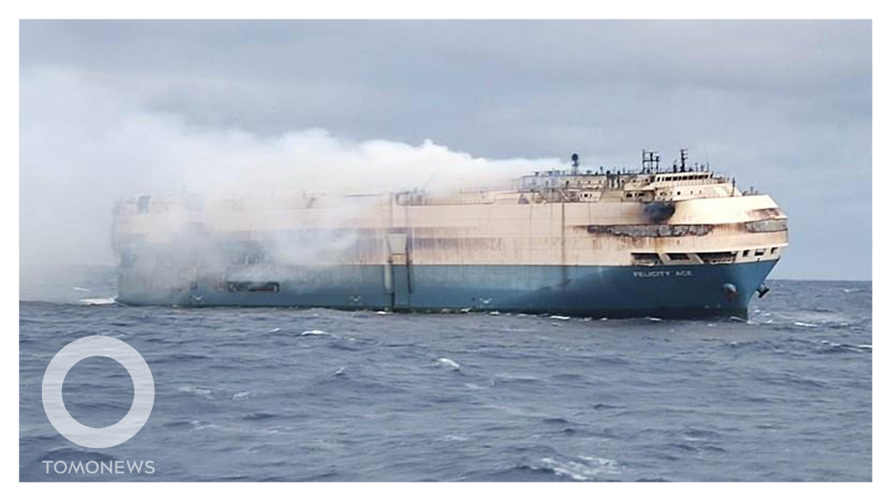 Kapal Kargo Berisi 4.000 Mobil Mewah Terbakar di Tengah Laut