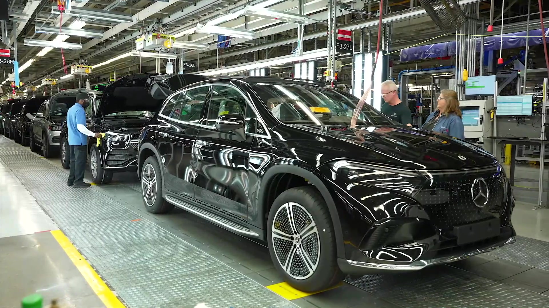 Start of production for the new EQS SUV at Mercedes-Benz in Alabama