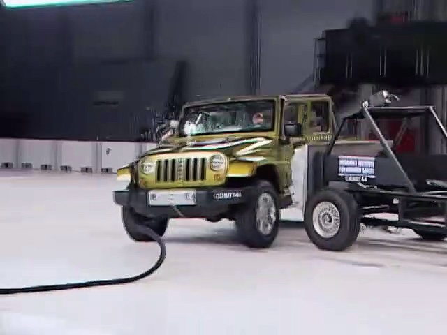 2008 Jeep Wrangler 4-door side IIHS crash test_HIGH