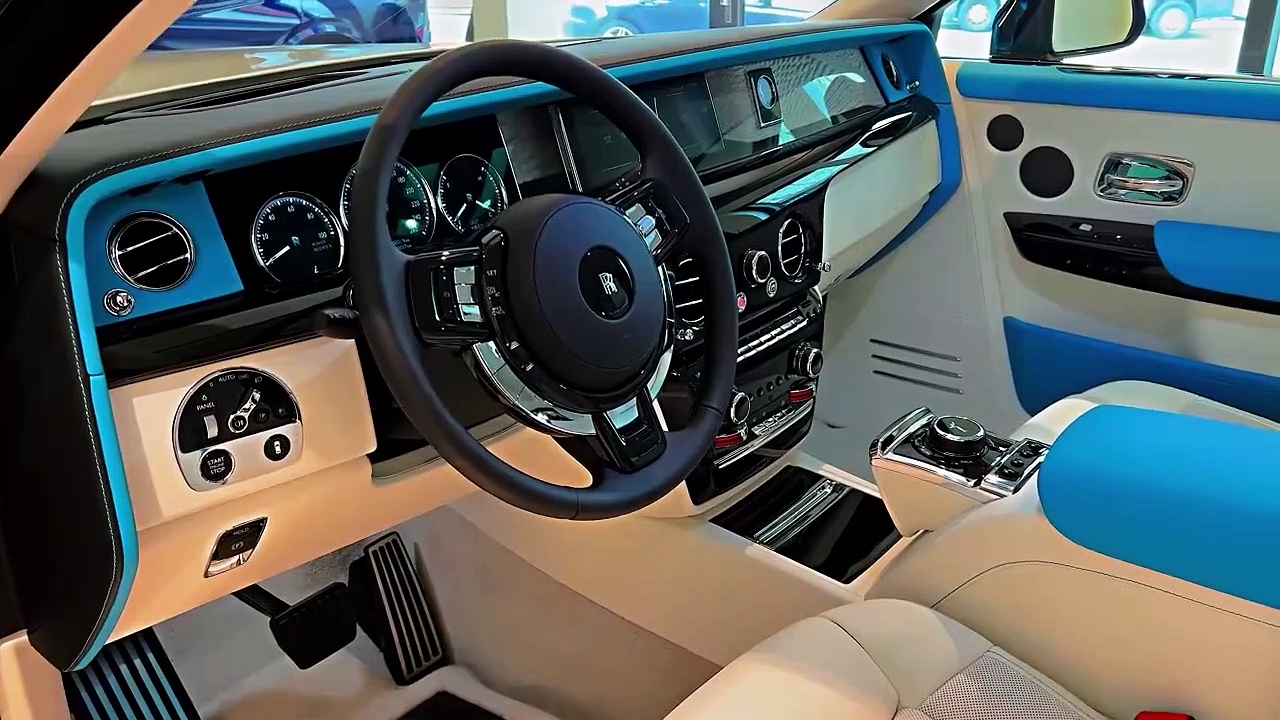Roll Royce PHANTOM 2023 – World’s Most Luxurious Sedan